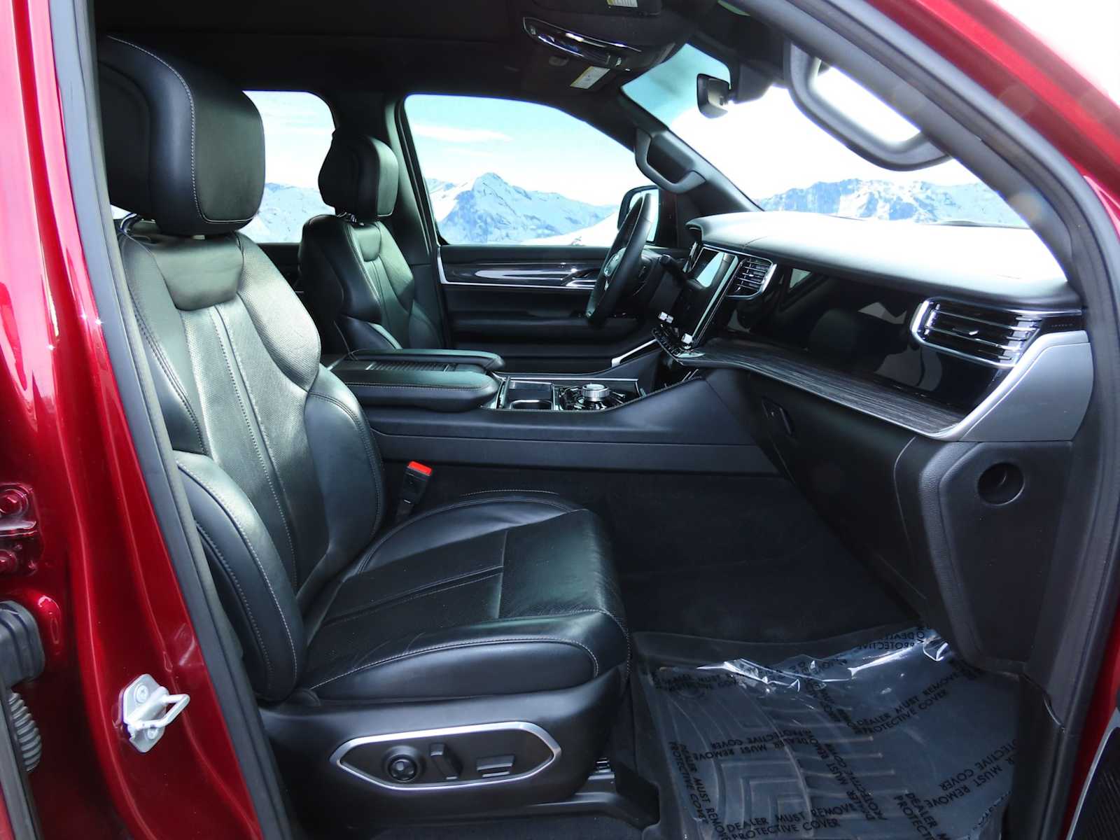 Thumbnail: 2022 Jeep Wagoneer - 22