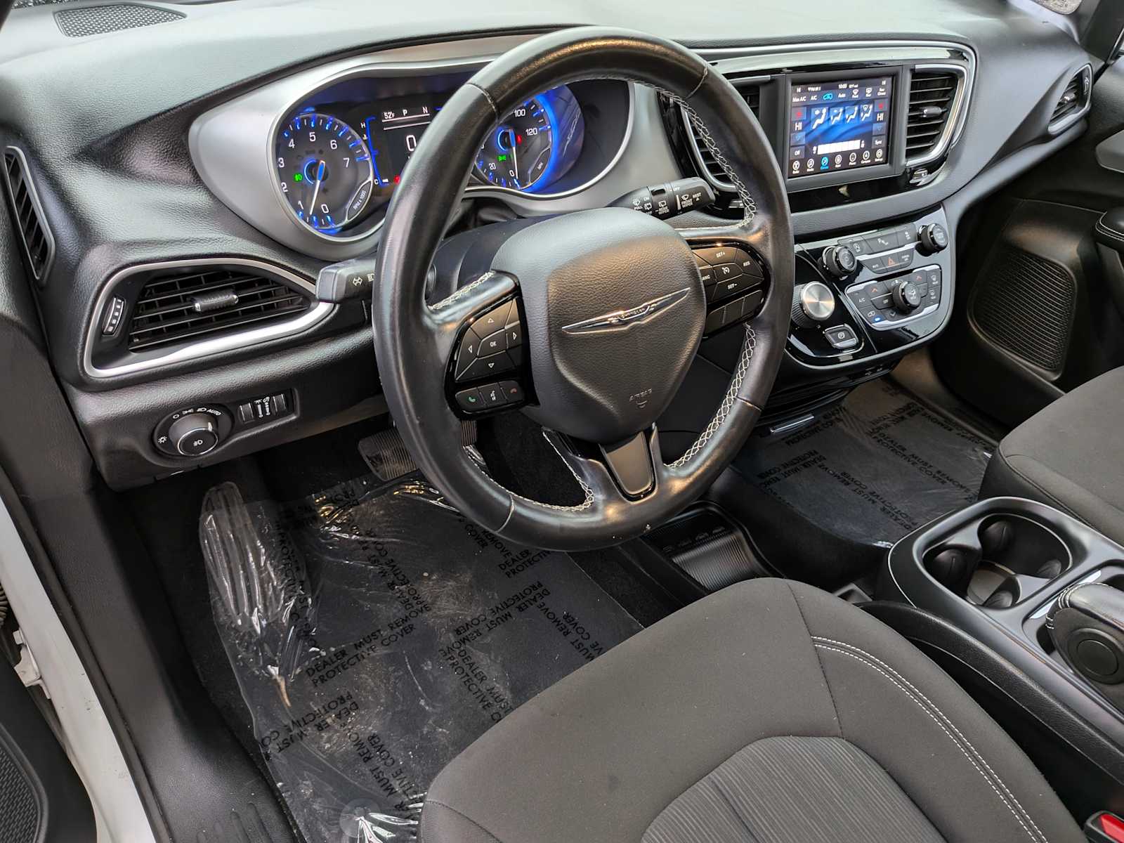 2020 Chrysler Pacifica Touring photo 2
