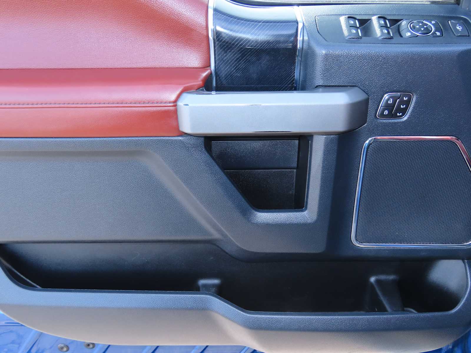 Thumbnail: 2022 Ford Econoline - 20