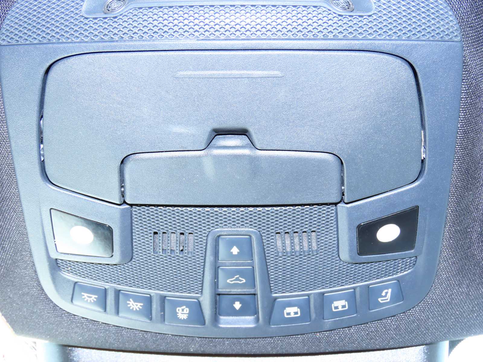 Thumbnail: 2024 Lincoln Navigator L - 27