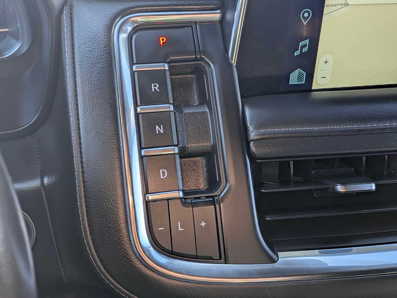 Thumbnail: 2024 Chevrolet Suburban - 32