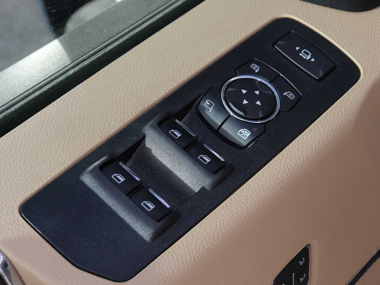 Thumbnail: 2020 Ford Econoline - 21