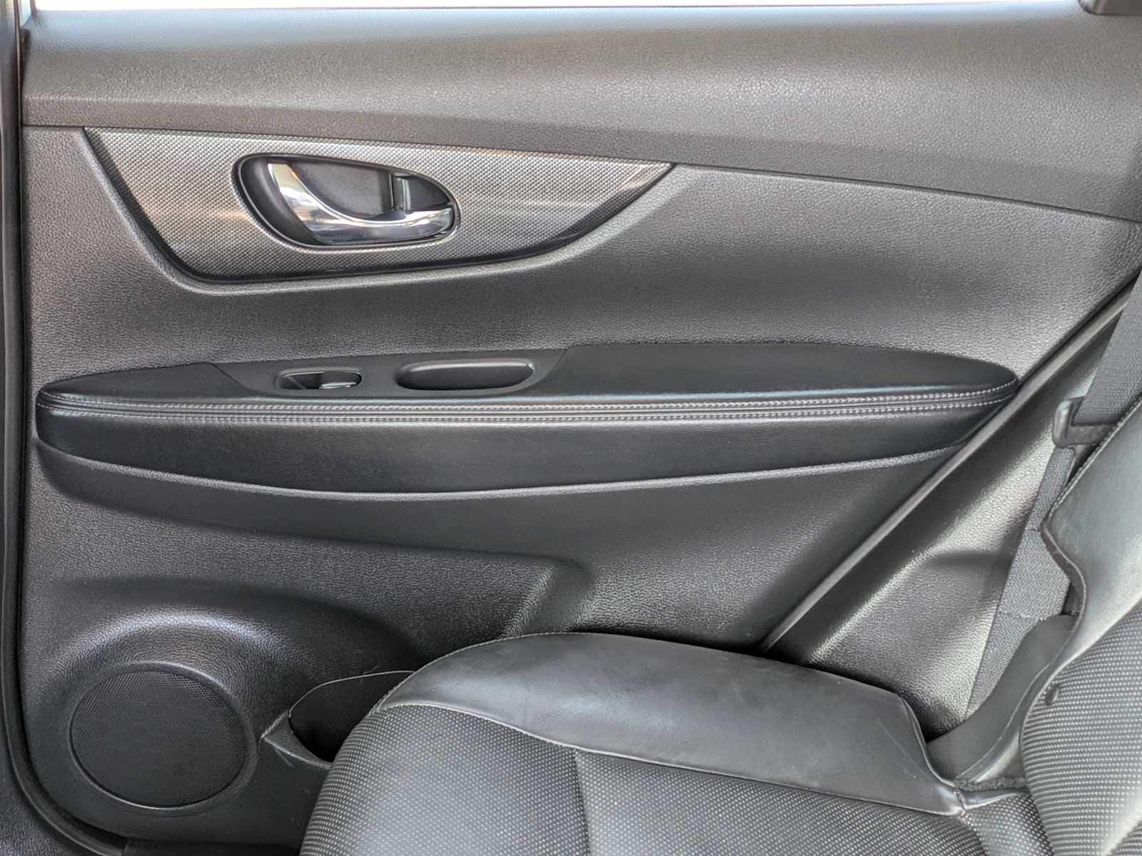 Thumbnail: 2015 Nissan Rogue - 20