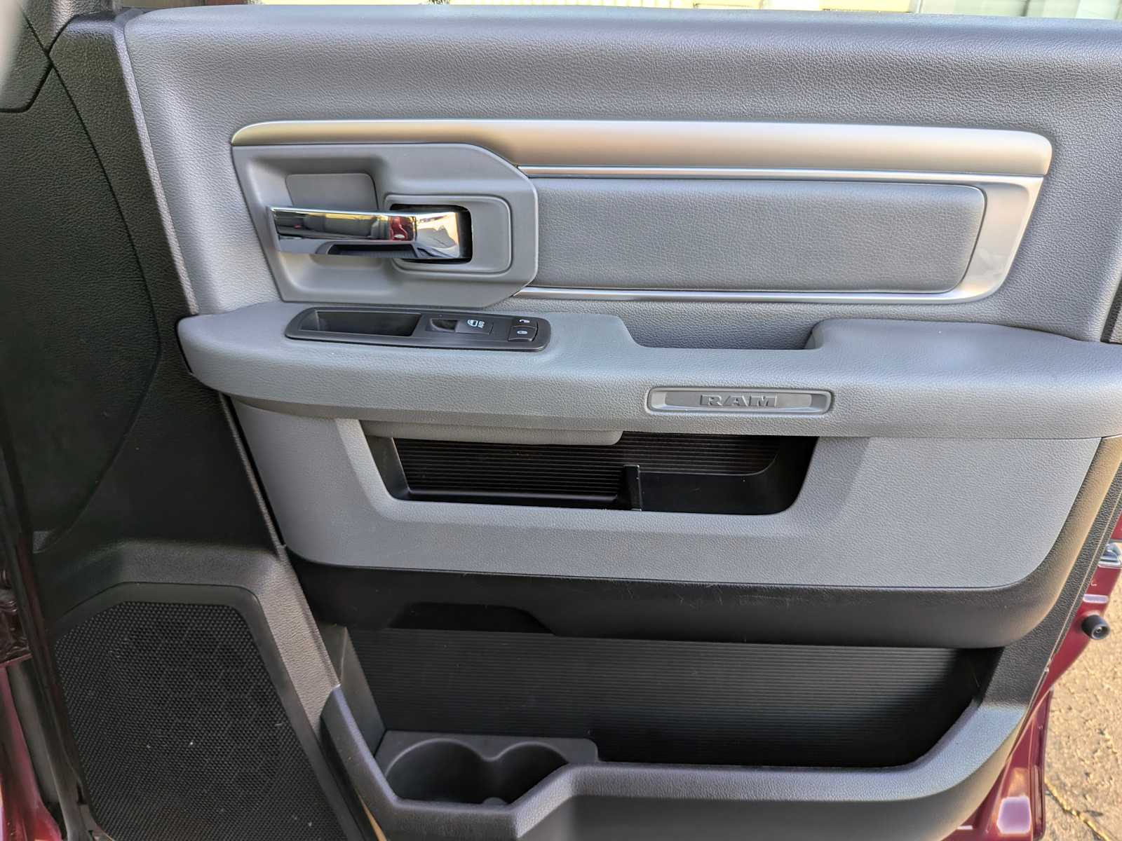 Thumbnail: 2019 RAM 1500 Classic - 27