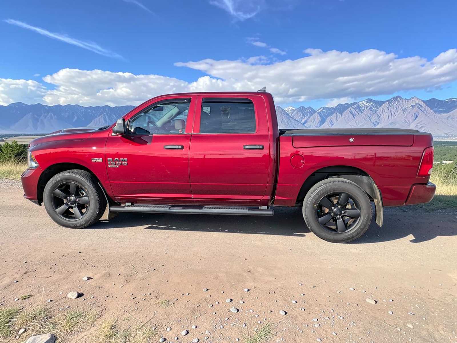Thumbnail: 2019 RAM 1500 Classic - 3