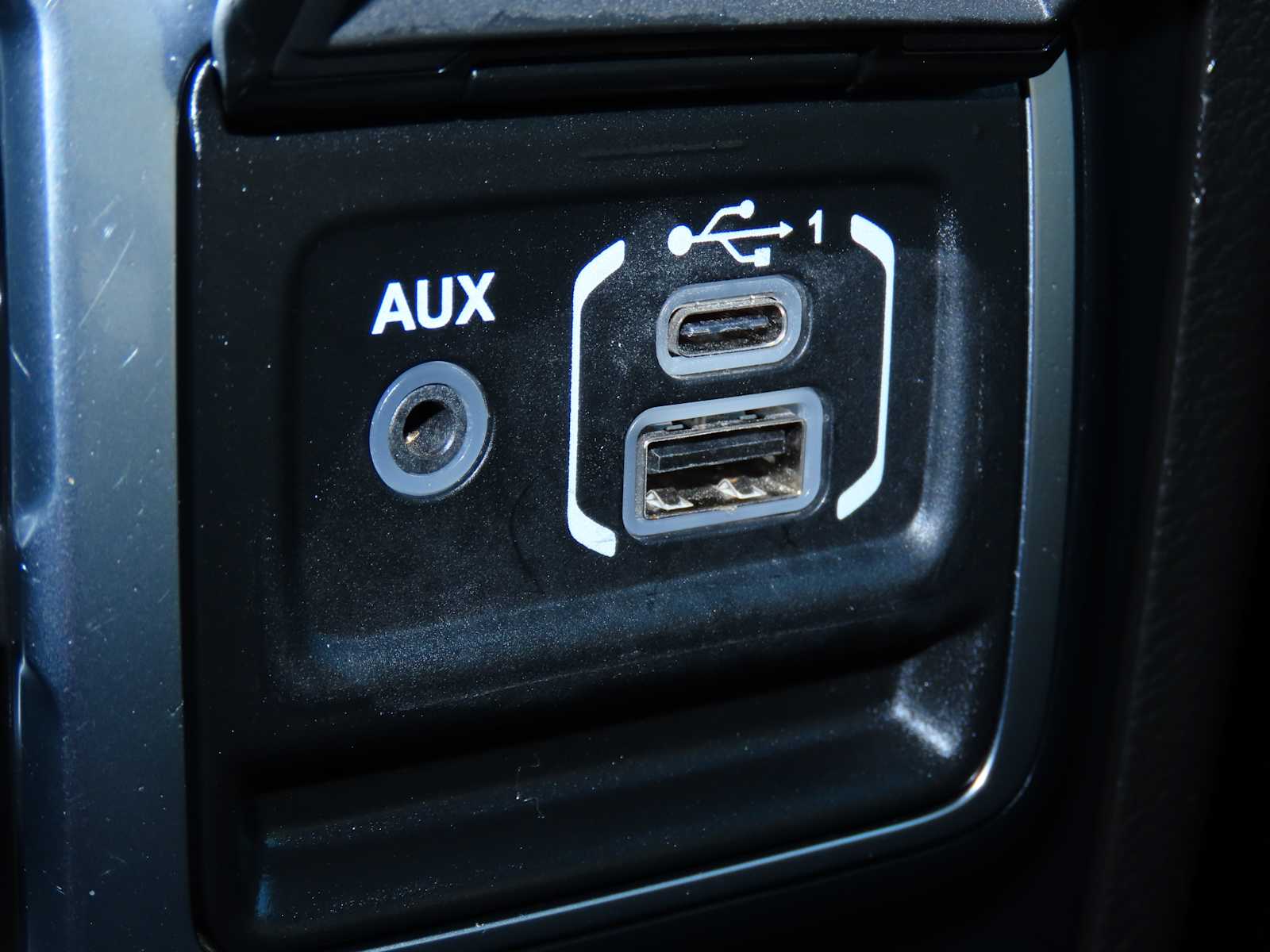 Thumbnail: 2023 Jeep Gladiator - 30