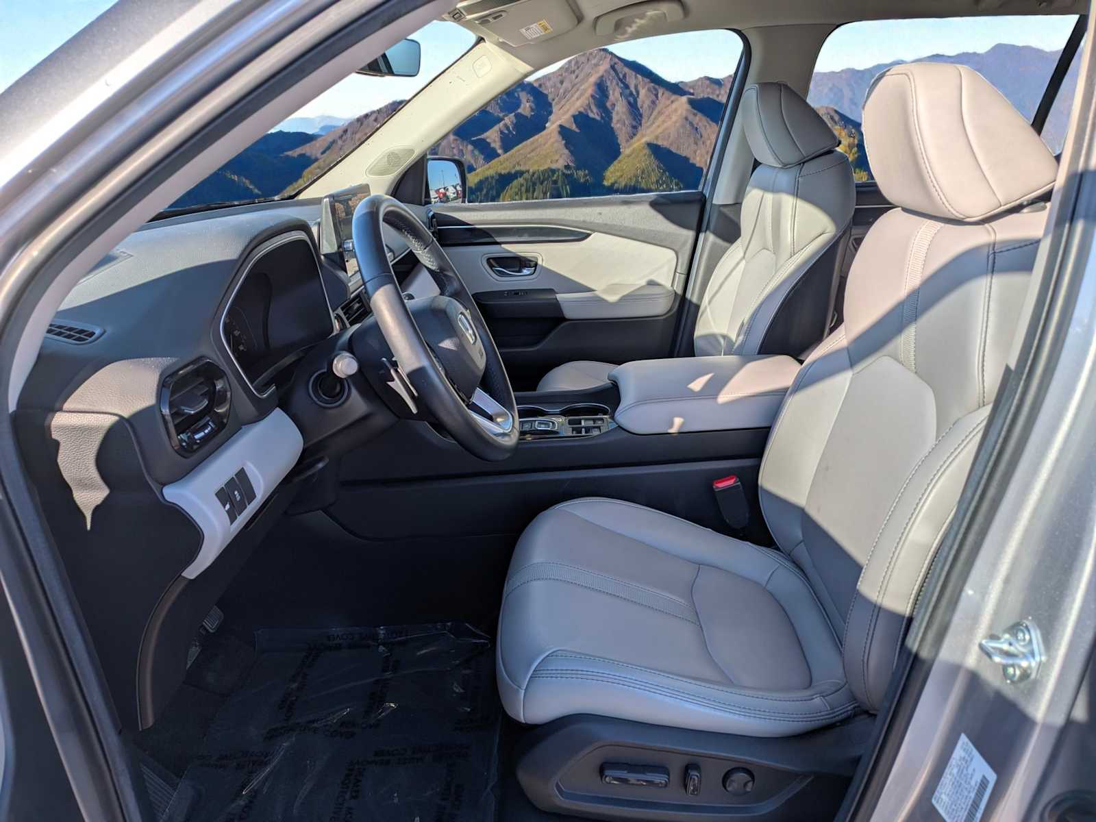 Thumbnail: 2025 Honda Pilot - 16