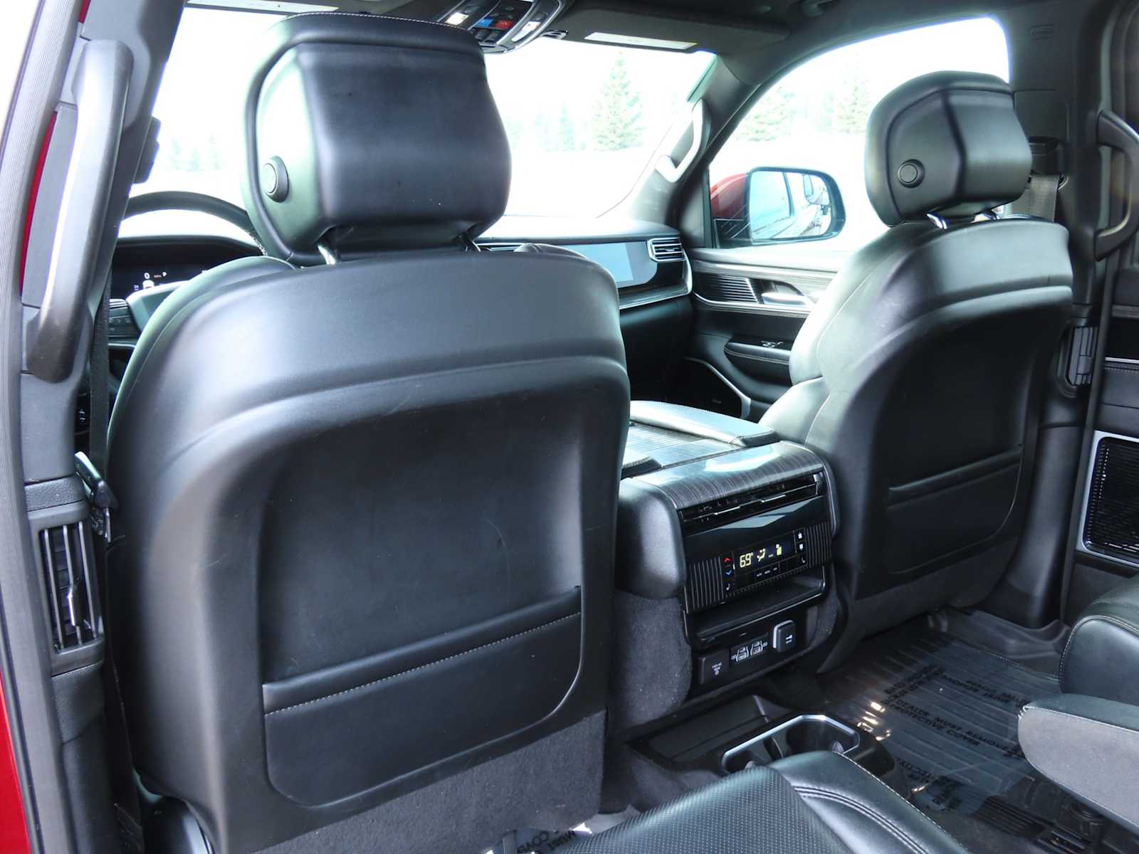 Thumbnail: 2022 Jeep Wagoneer - 18