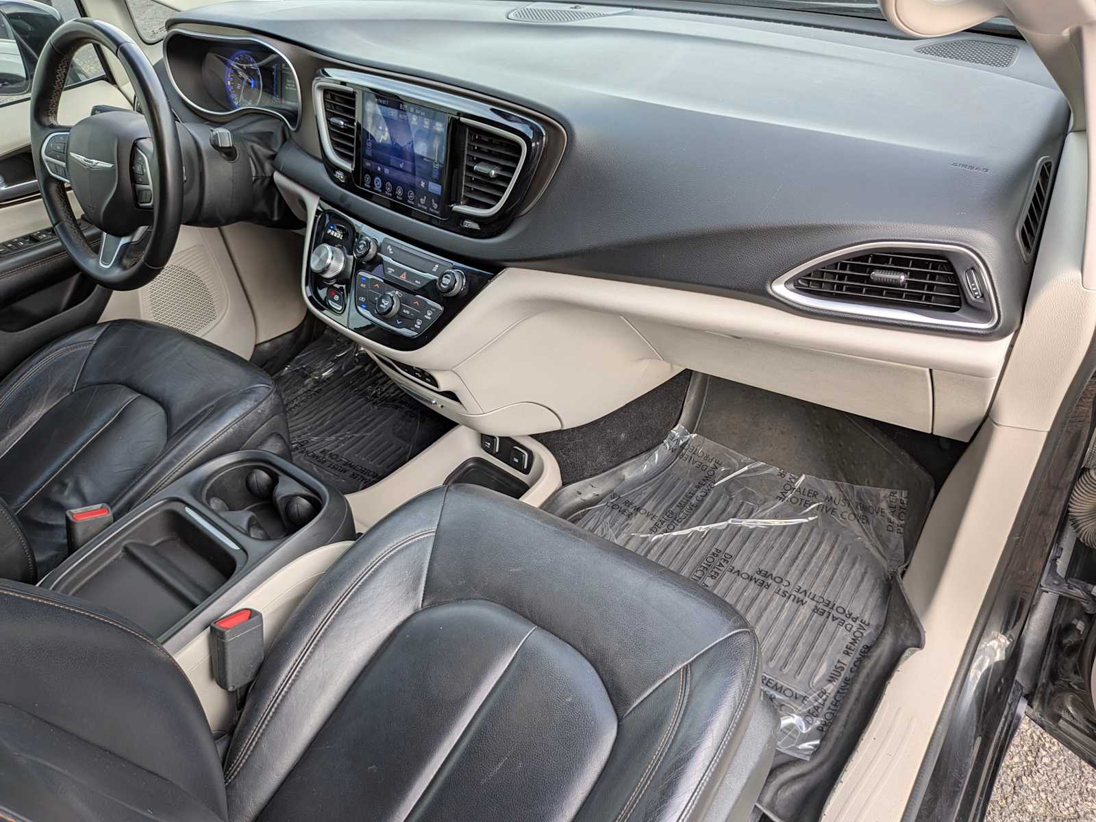 Thumbnail: 2017 Chrysler Pacifica - 20