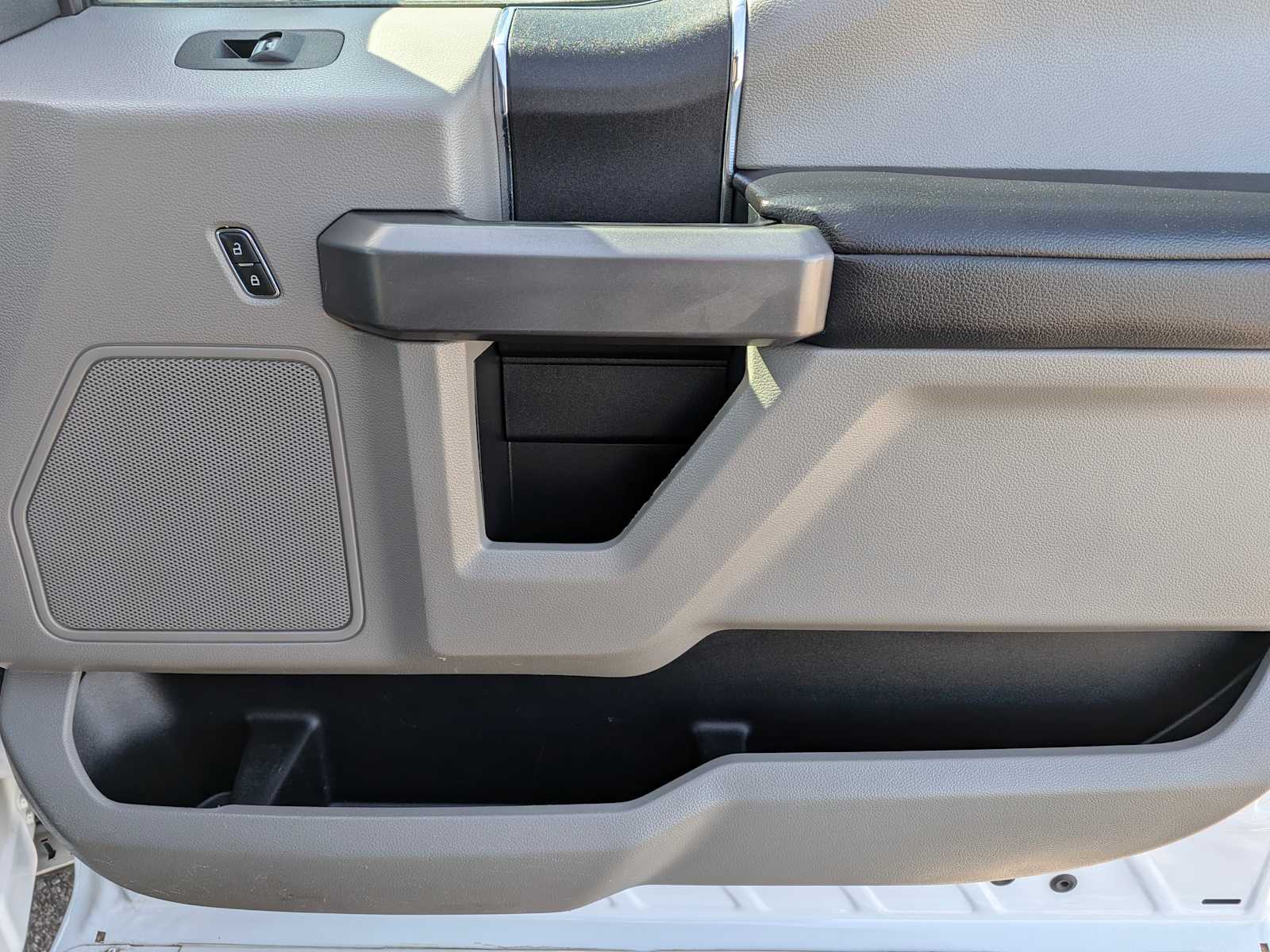 Thumbnail: 2020 Ford Econoline - 21