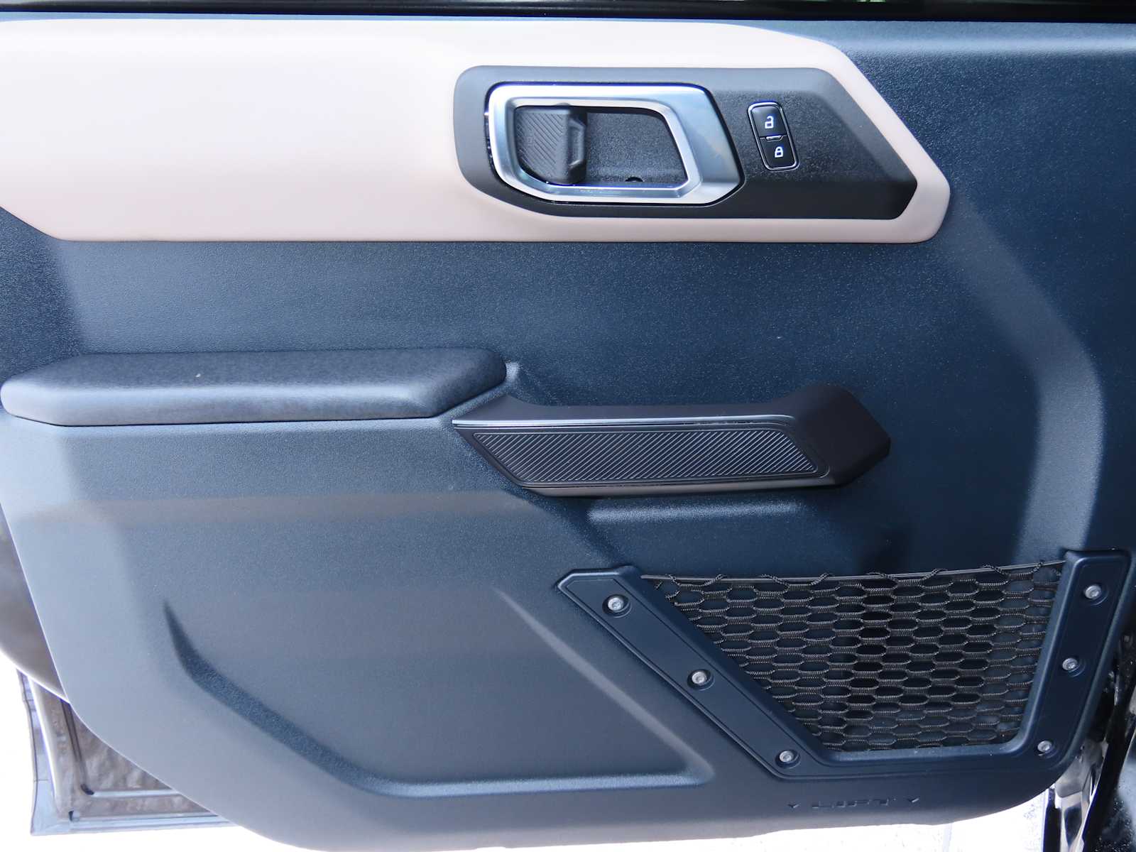 Thumbnail: 2024 Ford Bronco - 15