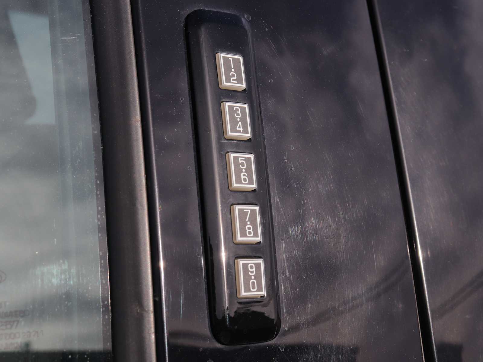 Thumbnail: 2020 Ford Econoline - 17