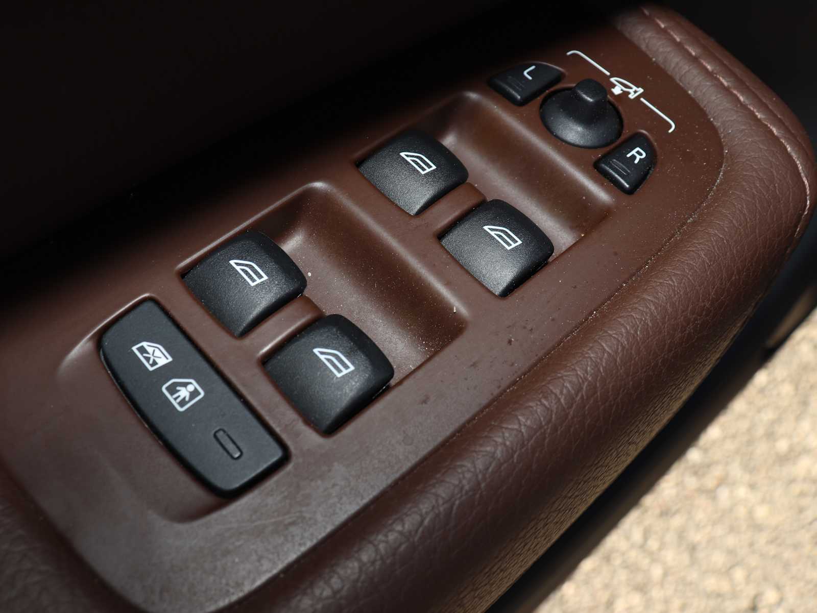 Thumbnail: 2021 Volvo XC60 - 17