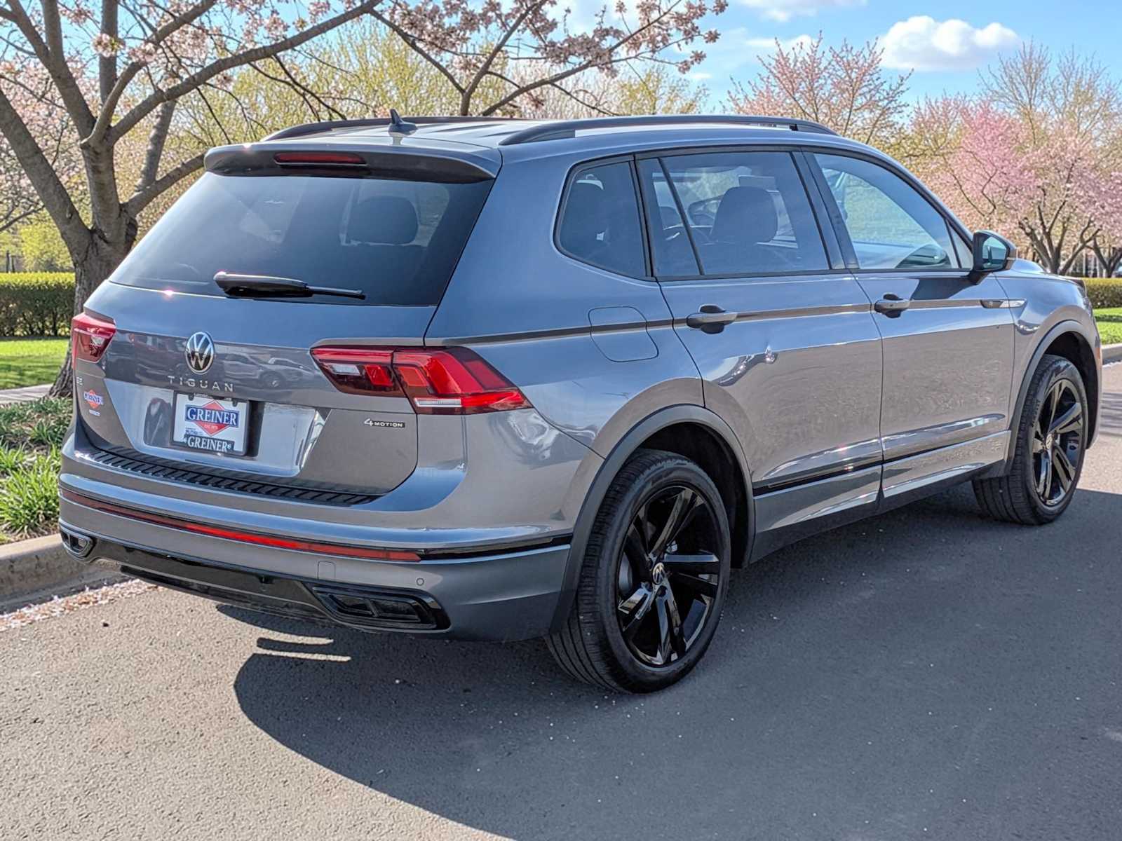 Thumbnail: 2024 Volkswagen Tiguan - 6