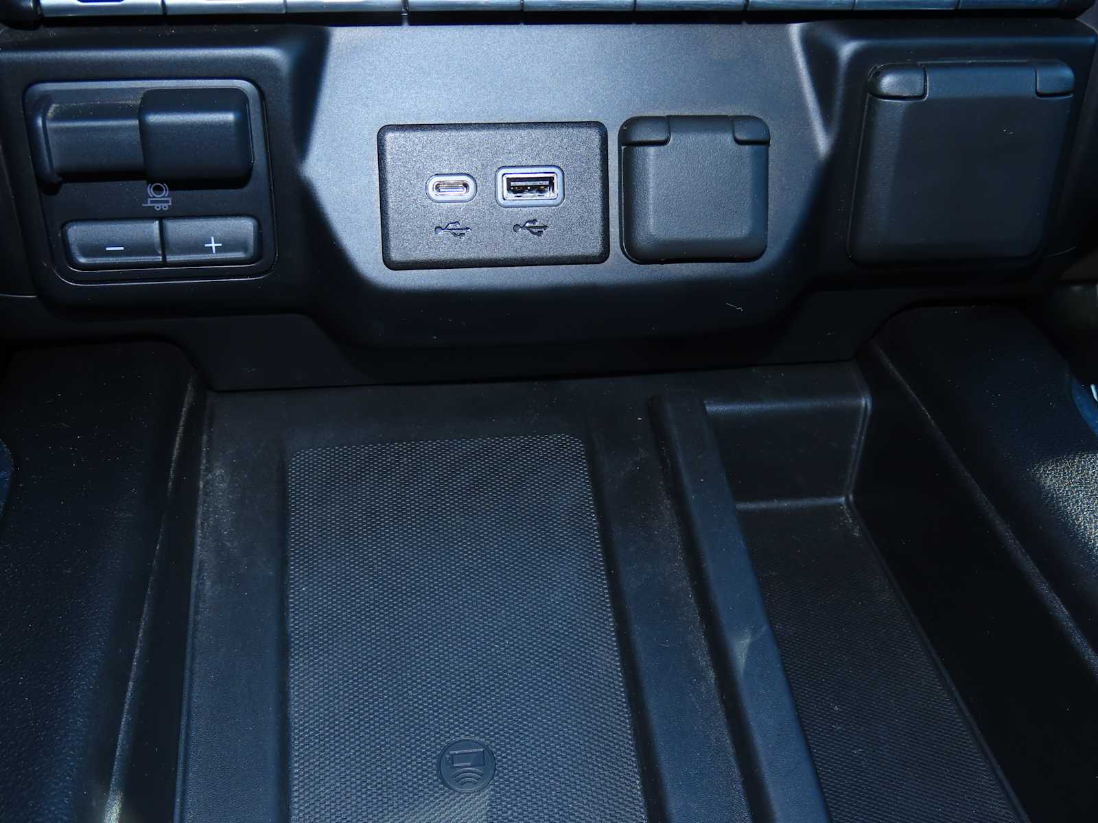 Thumbnail: 2019 Chevrolet Silverado 1500 - 32