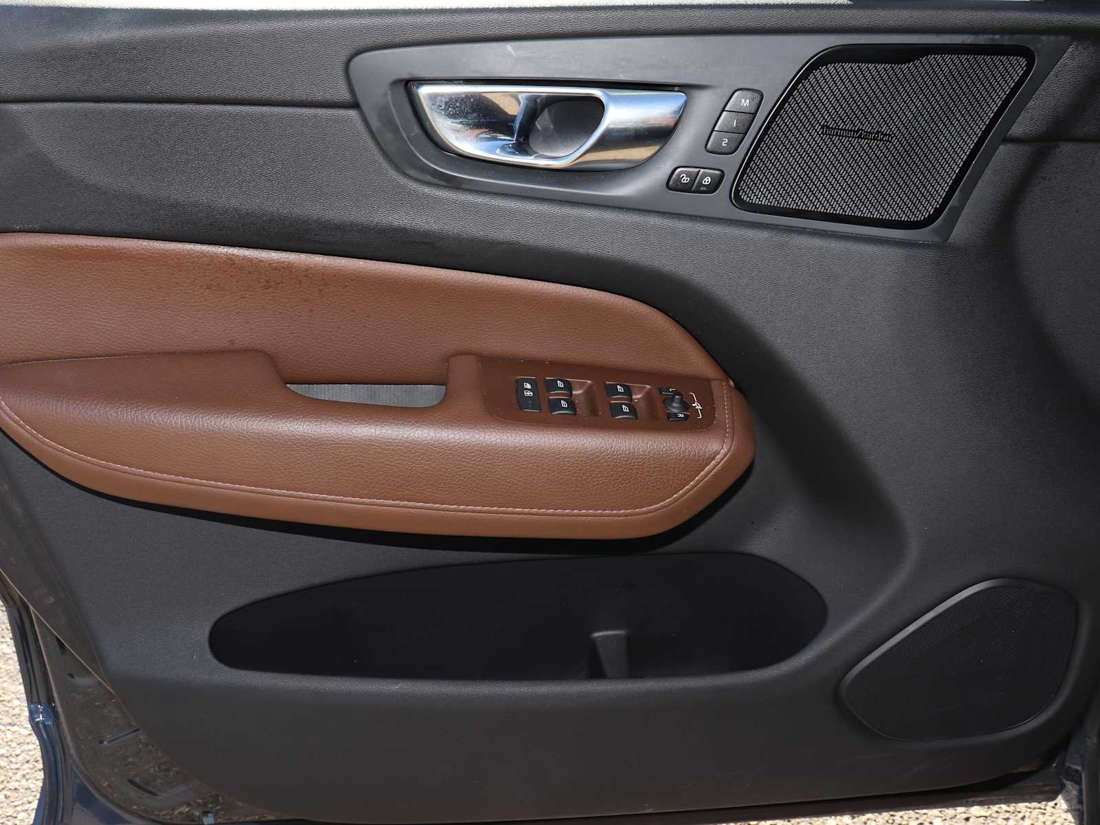 Thumbnail: 2021 Volvo XC60 - 16