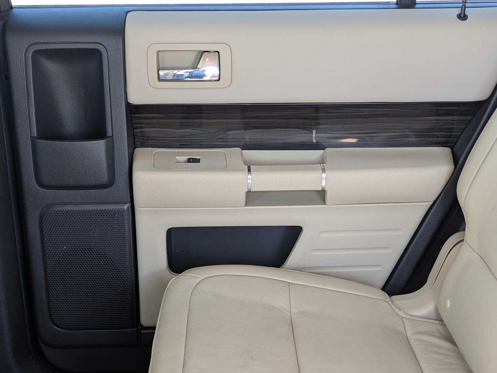 Thumbnail: 2016 Ford Flex - 19