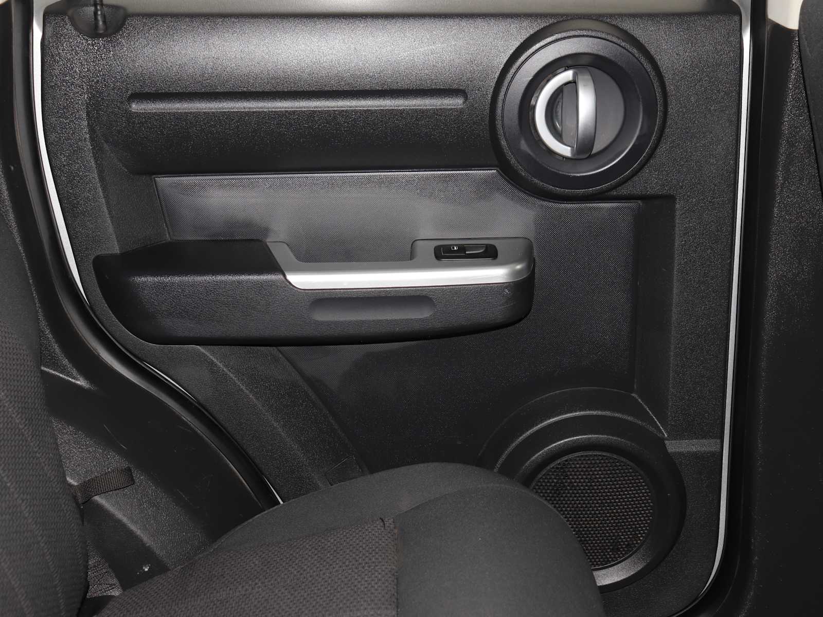 Thumbnail: 2011 Dodge Nitro - 25