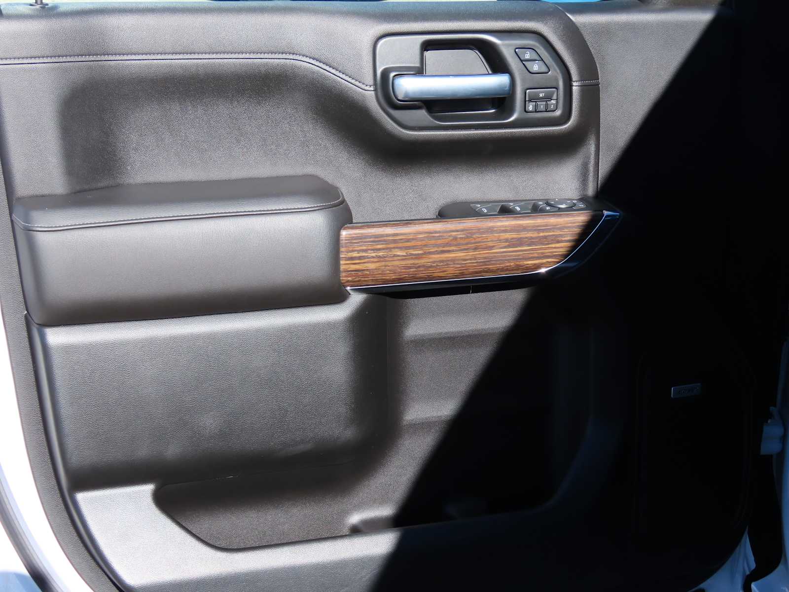 Thumbnail: 2019 Chevrolet Silverado 1500 - 17