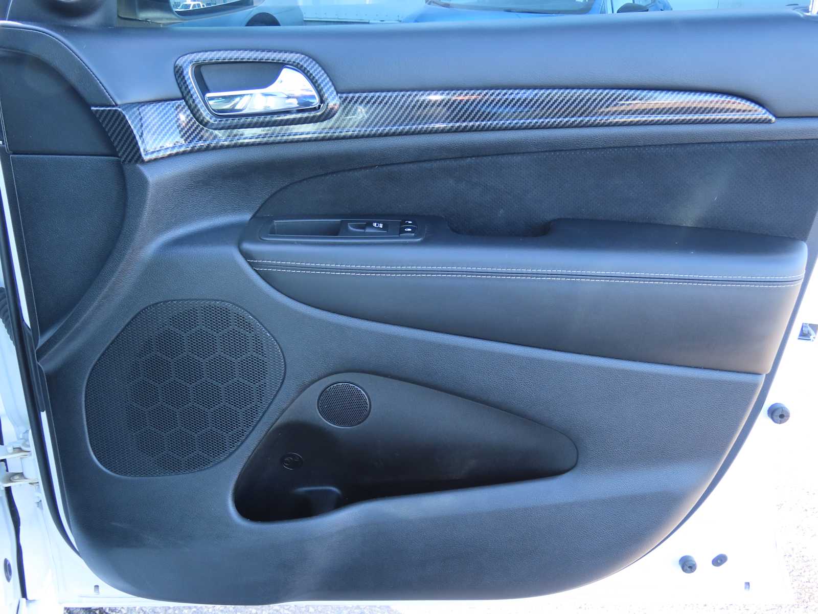 Thumbnail: 2013 Jeep Grand Cherokee - 24