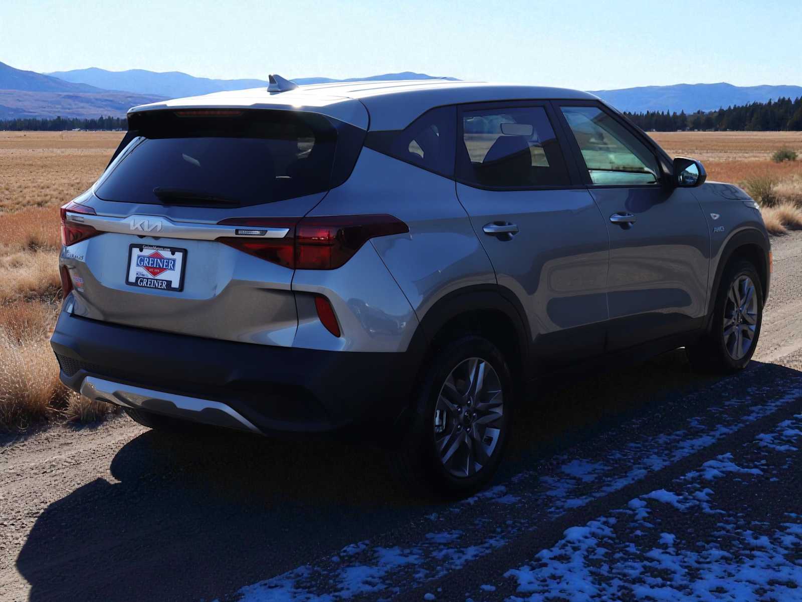 Thumbnail: 2023 Kia Seltos - 6