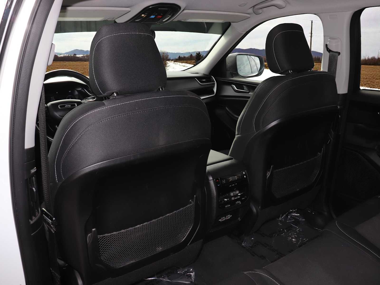 Thumbnail: 2023 Jeep Grand Cherokee L - 20