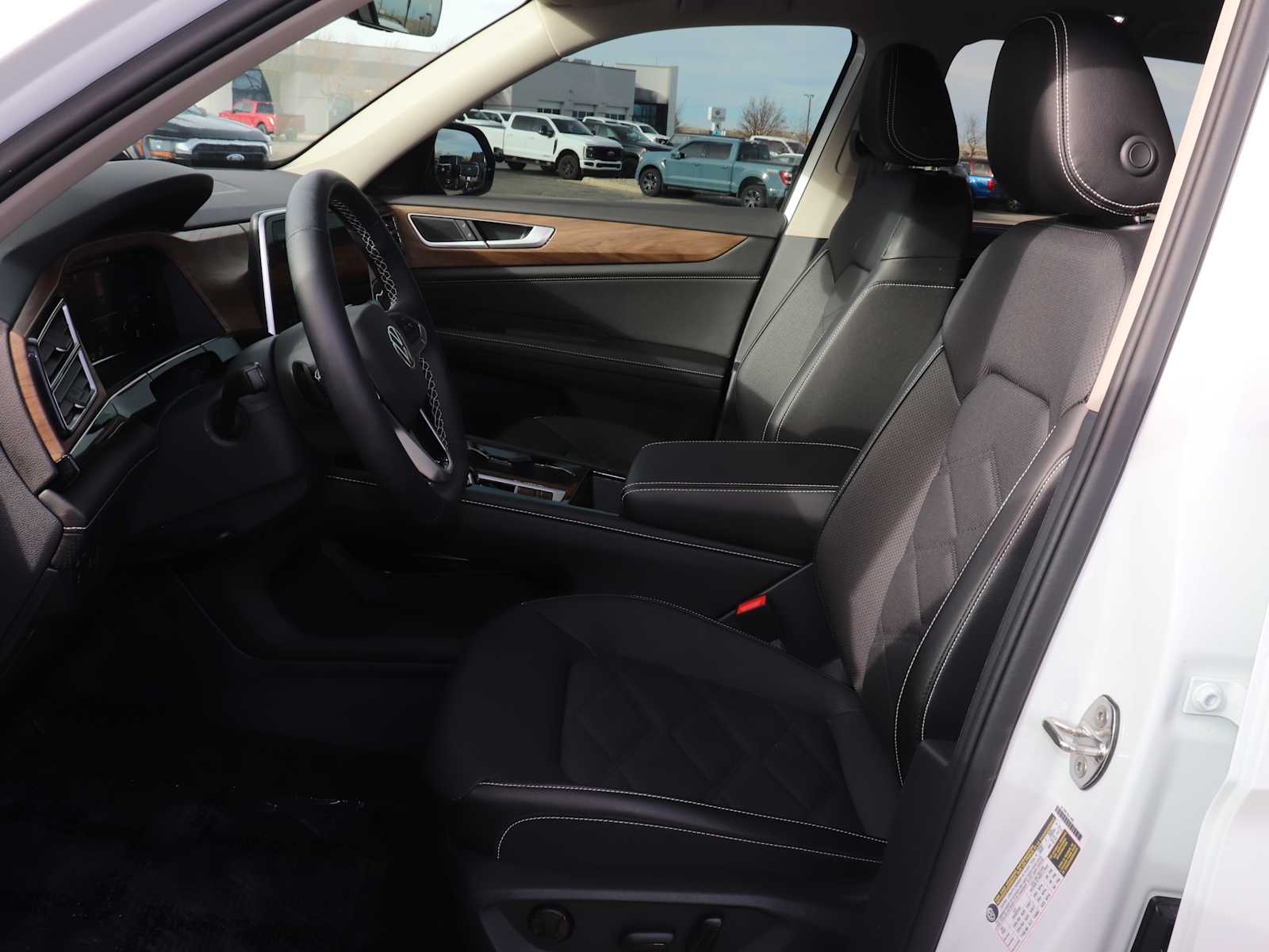 Thumbnail: 2025 Volkswagen Atlas - 17