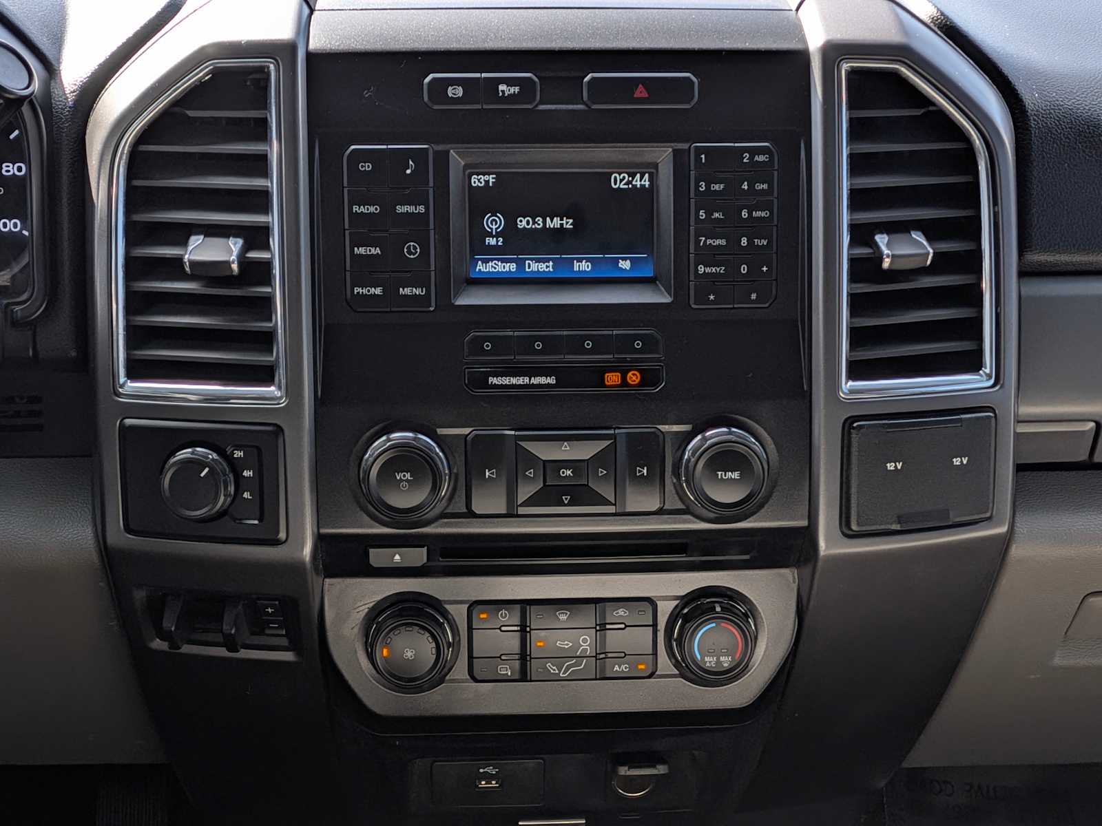 Thumbnail: 2017 Ford Econoline - 27