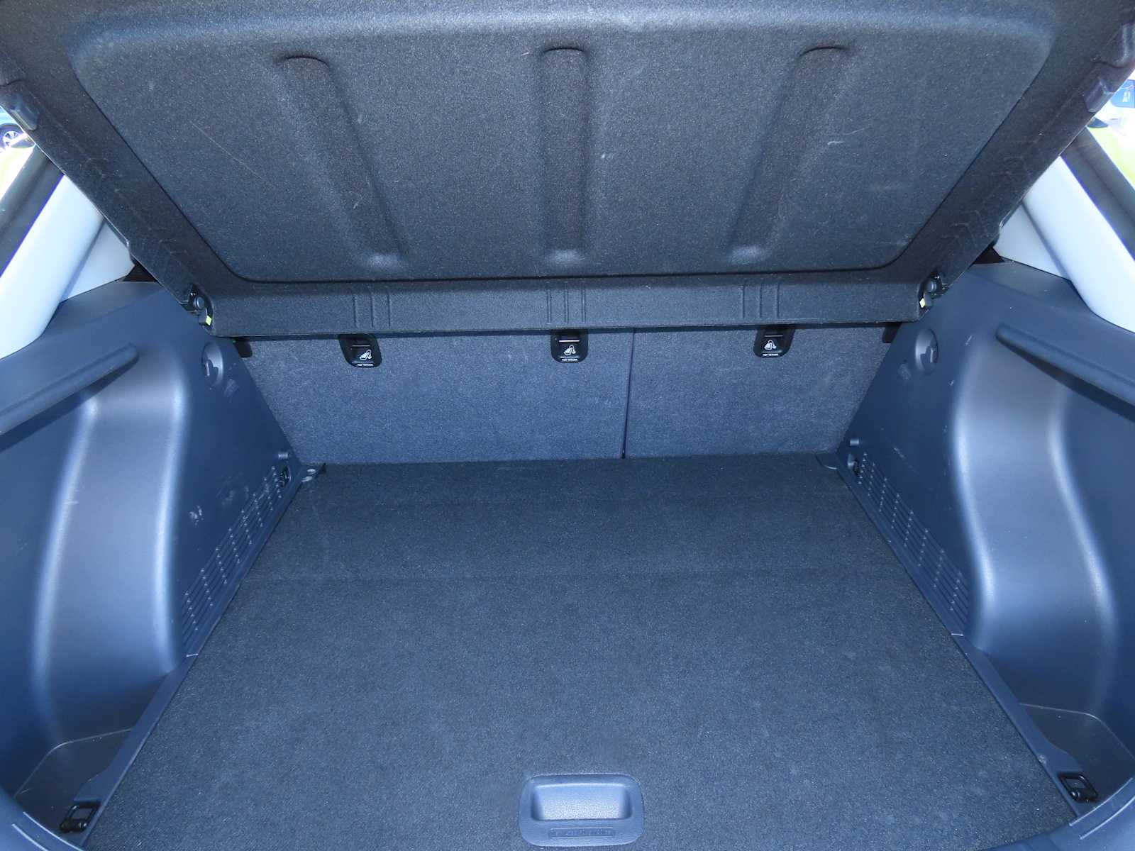 Thumbnail: 2025 Hyundai Kona - 32