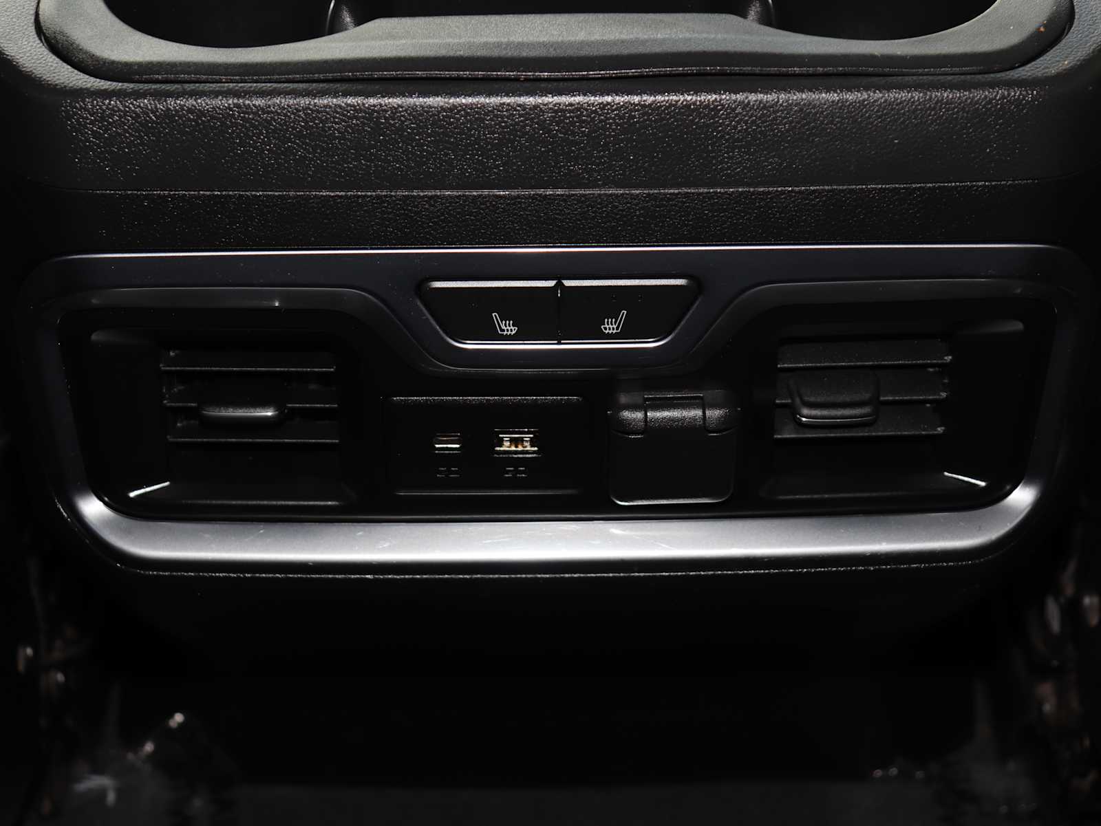 Thumbnail: 2021 GMC Sierra 3500 - 27