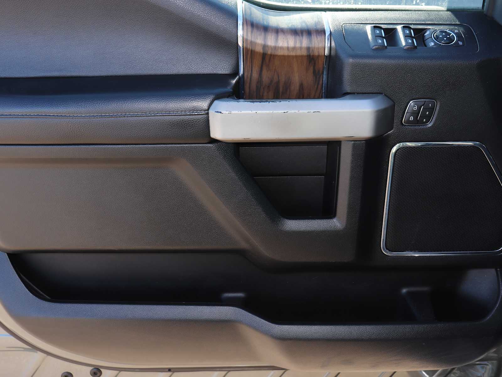 Thumbnail: 2019 Ford F-150 - 17