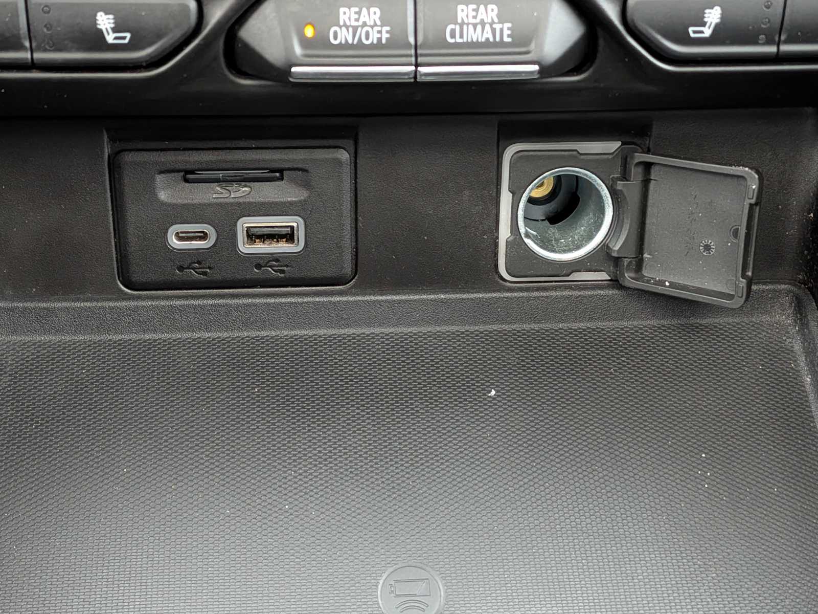 Thumbnail: 2021 Chevrolet Tahoe - 35