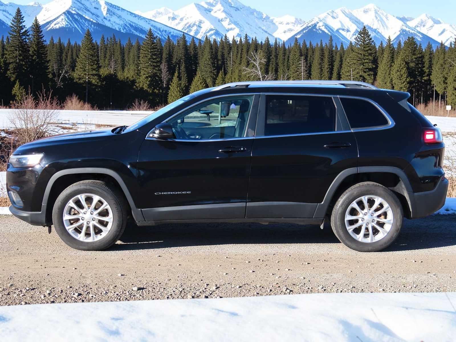 Thumbnail: 2019 Jeep Cherokee - 3