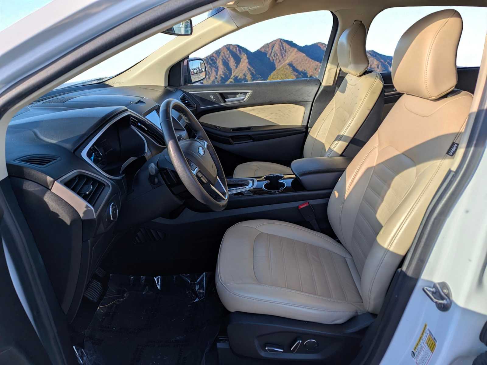 Thumbnail: 2018 Ford Edge - 16
