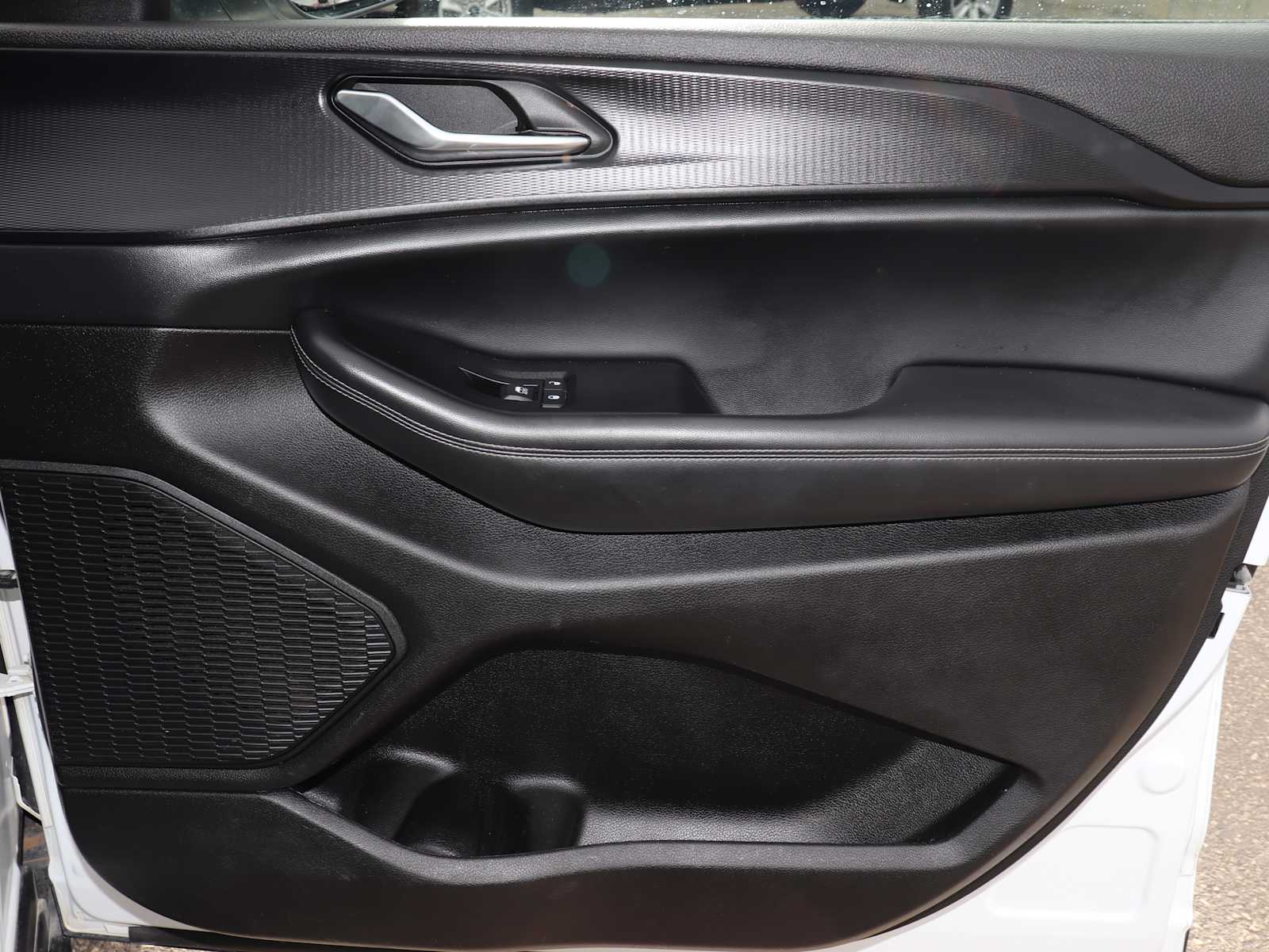 Thumbnail: 2023 Jeep Grand Cherokee L - 25