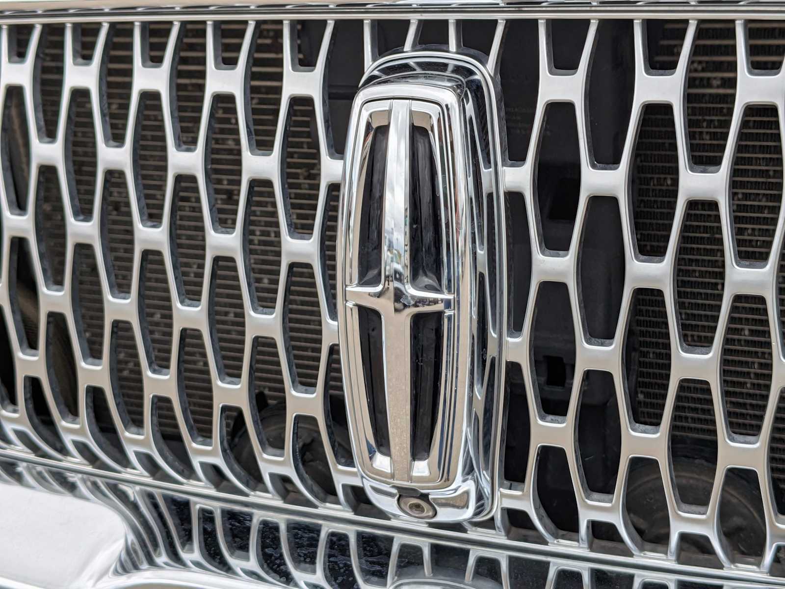 Thumbnail: 2019 Lincoln Nautilus - 11