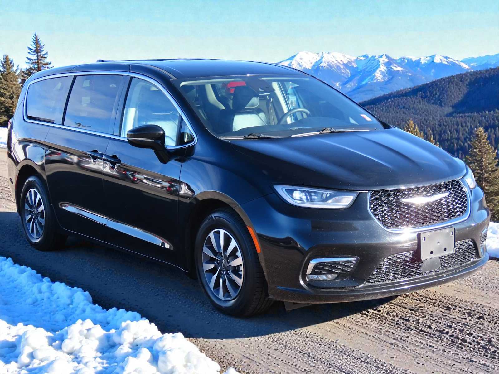 Thumbnail: 2024 Chrysler Pacifica - 8