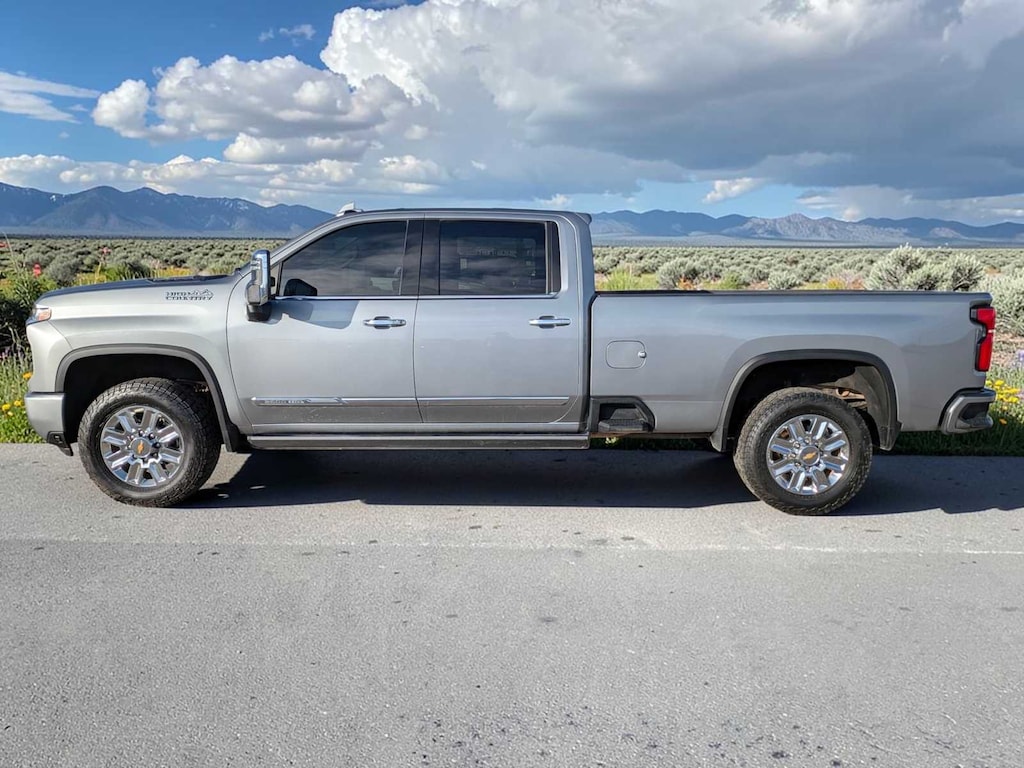 Used 2024 Chevrolet Silverado 2500HD High Country Truck Crew Cab