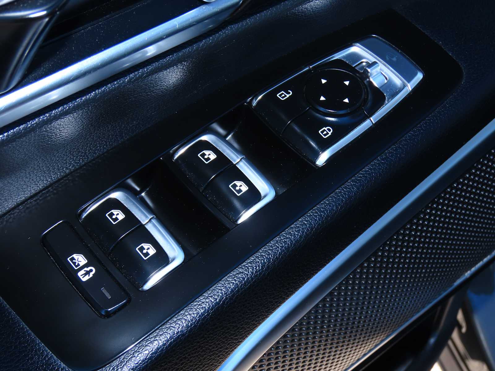 Thumbnail: 2020 Kia Telluride - 17