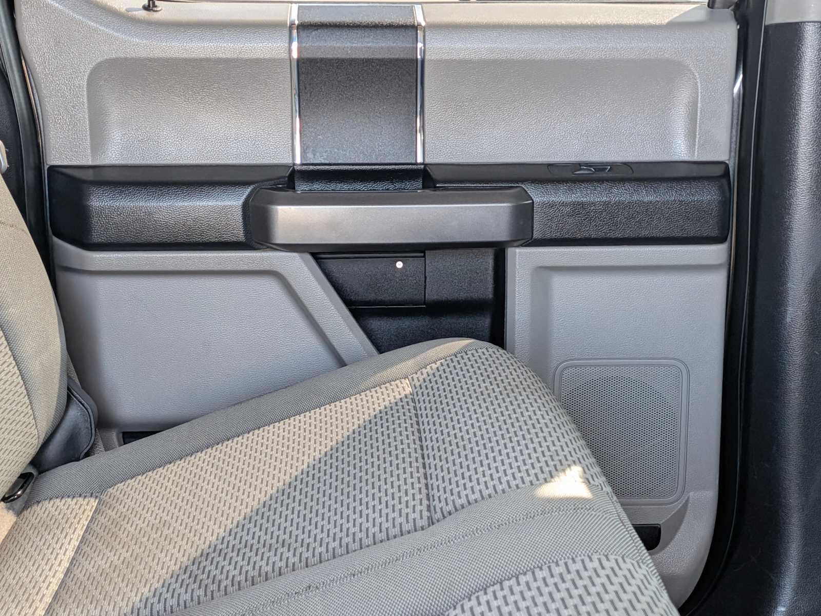 Thumbnail: 2017 Ford Econoline - 24