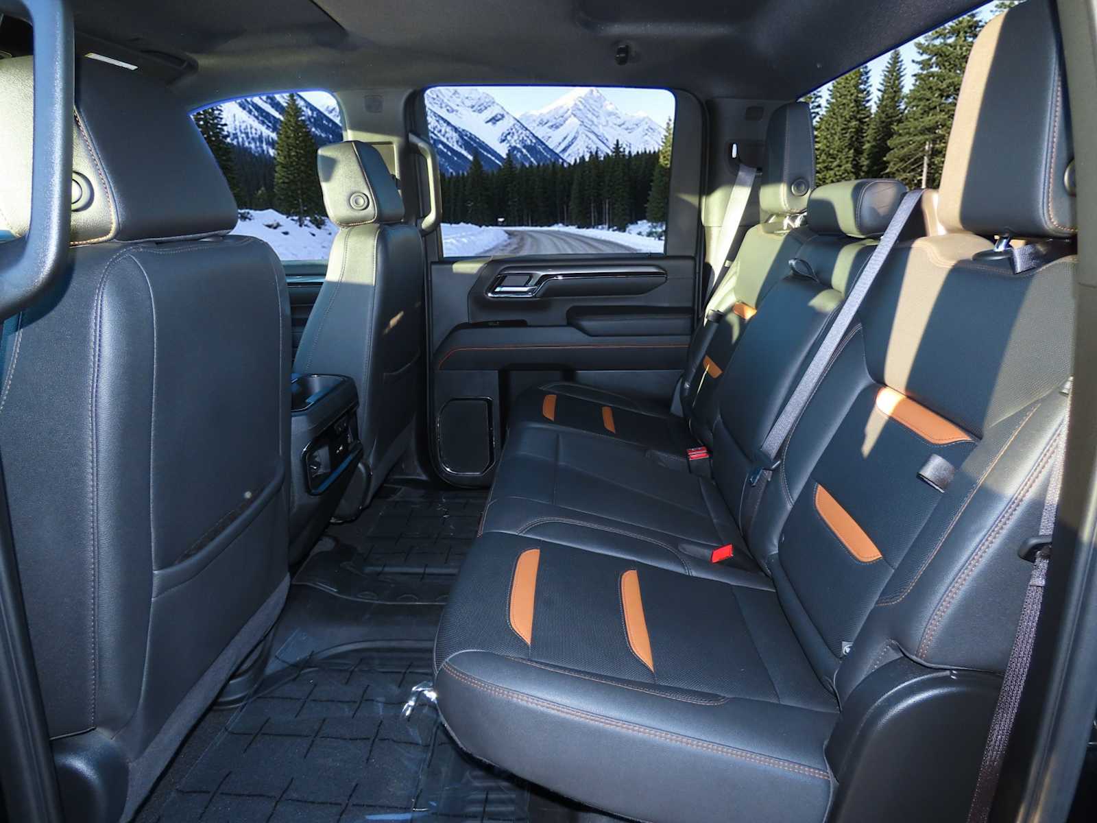 Thumbnail: 2024 GMC Sierra 2500 - 19