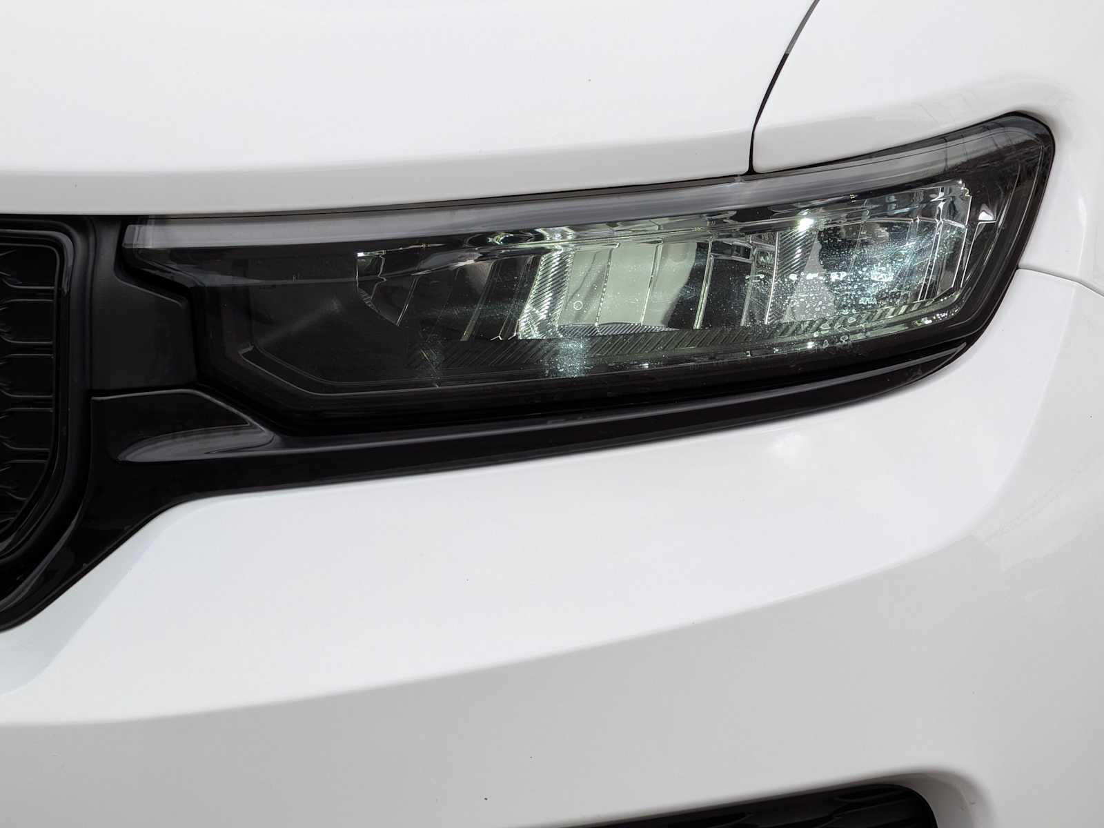 Thumbnail: 2023 Jeep Grand Cherokee - 10