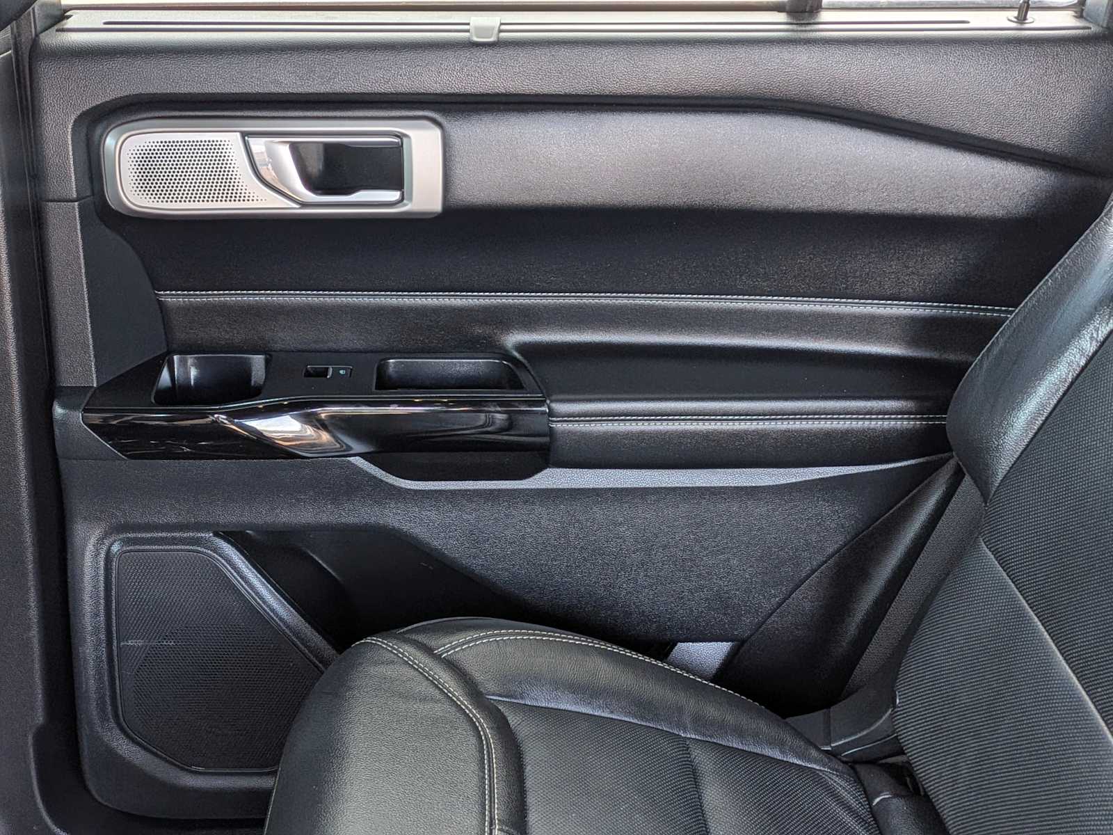 Thumbnail: 2022 Ford Explorer - 18