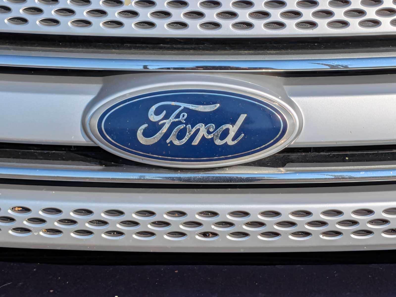 Thumbnail: 2011 Ford Explorer - 11