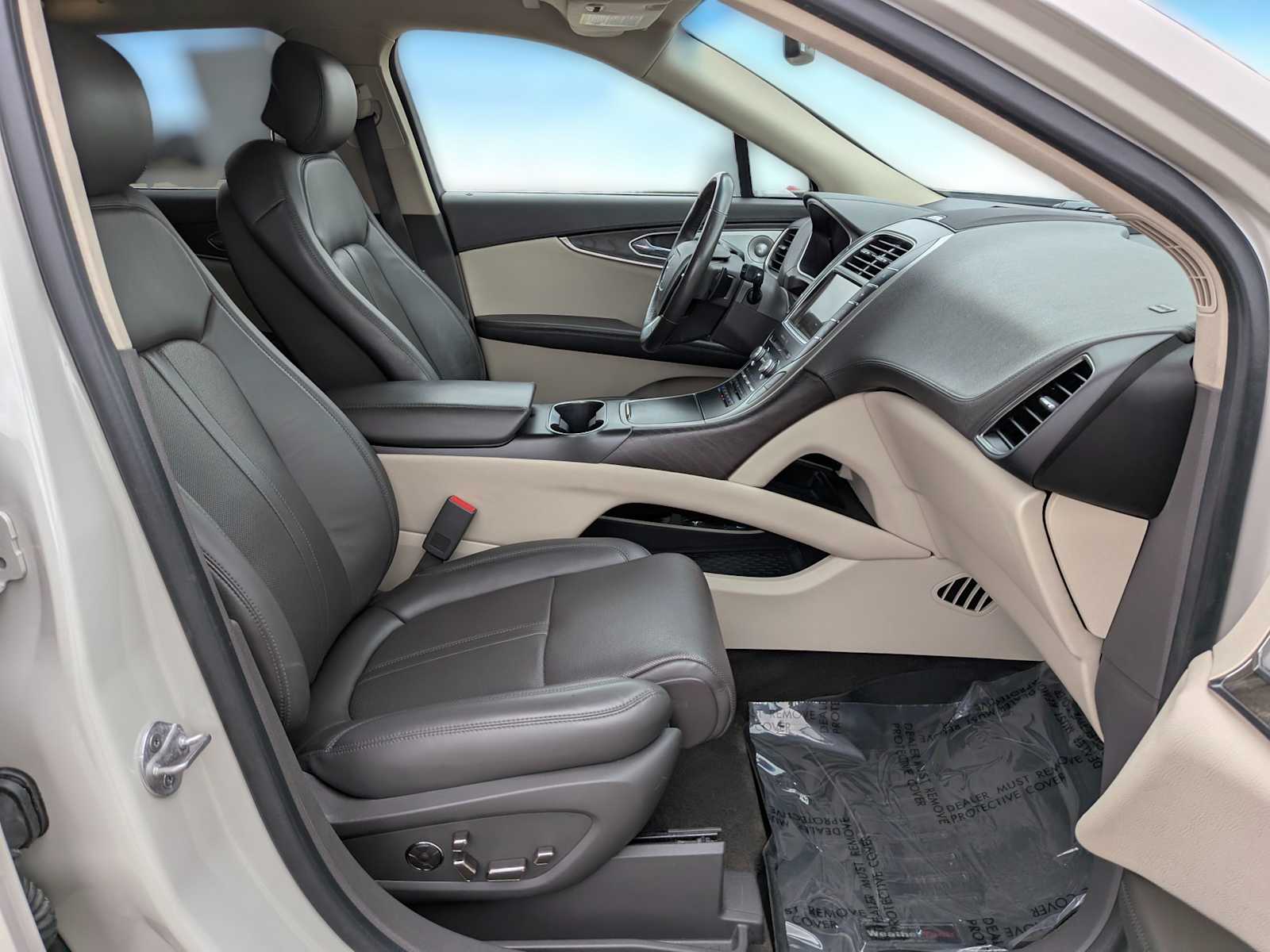 Thumbnail: 2019 Lincoln Nautilus - 26