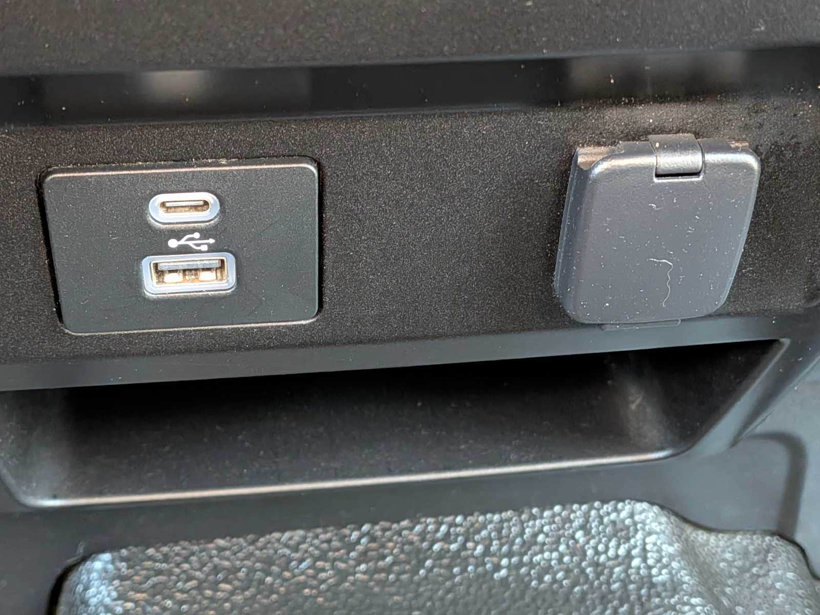 Thumbnail: 2020 Ford Econoline - 29