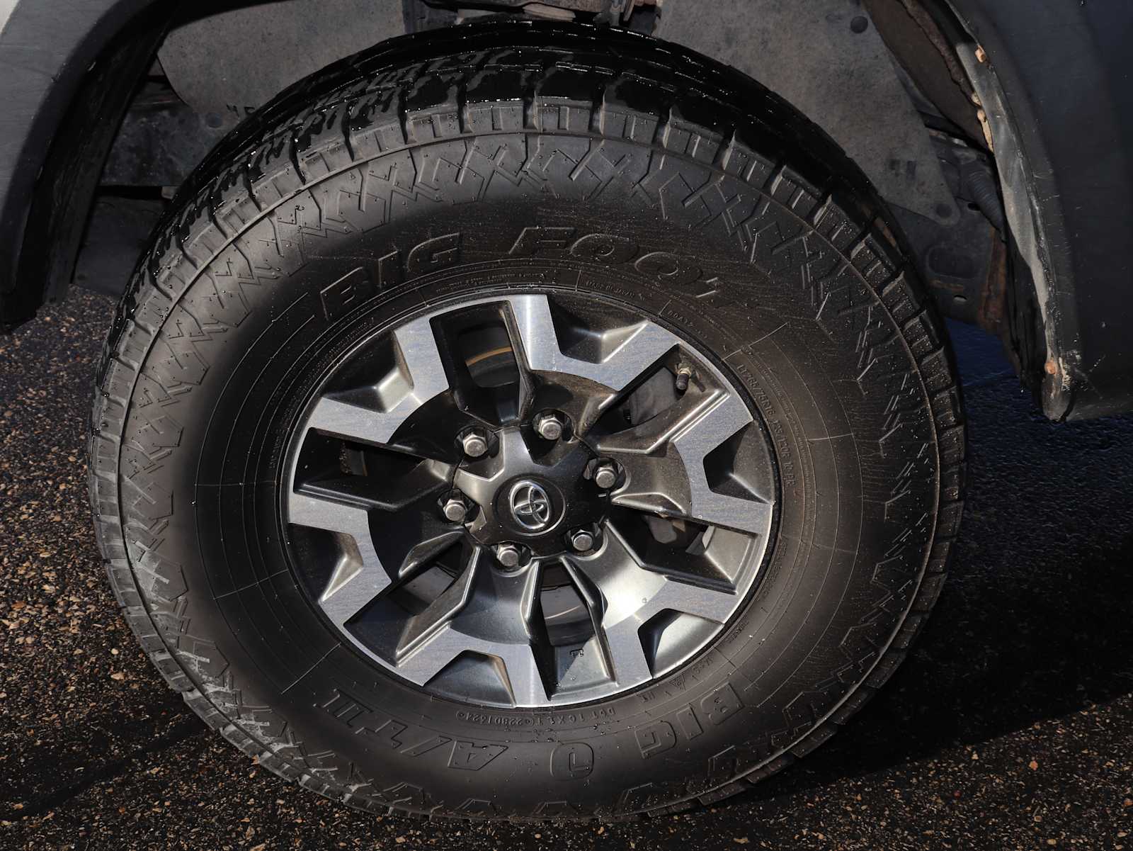 Thumbnail: 2016 Toyota Tacoma - 14