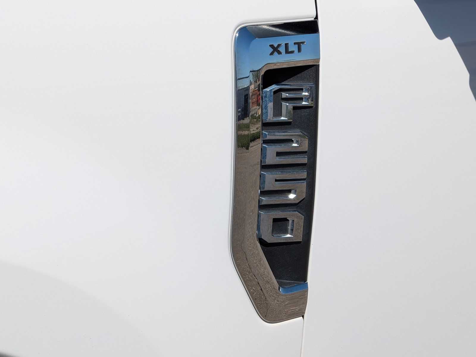Thumbnail: 2018 Ford Econoline - 11