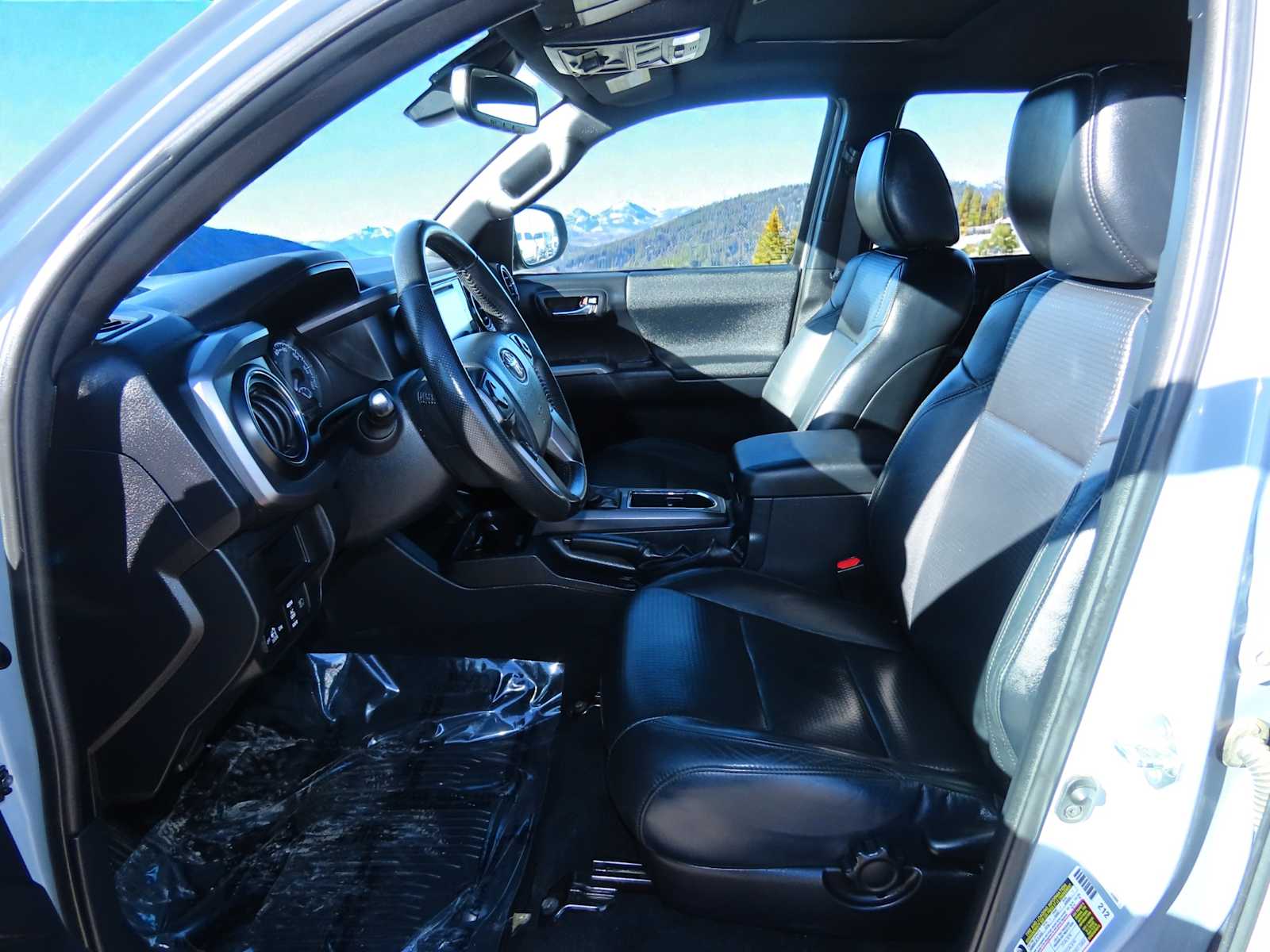 Thumbnail: 2019 Toyota Tacoma - 15