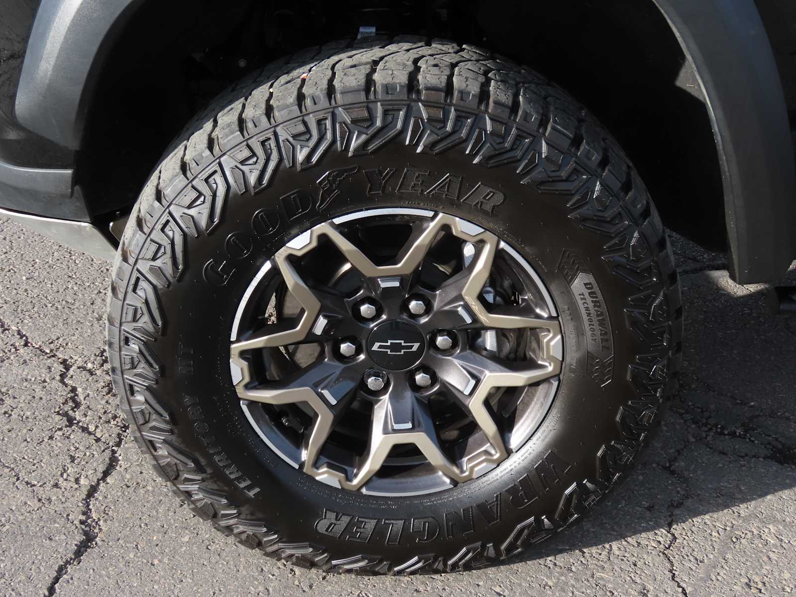 Thumbnail: 2024 Chevrolet Colorado - 13